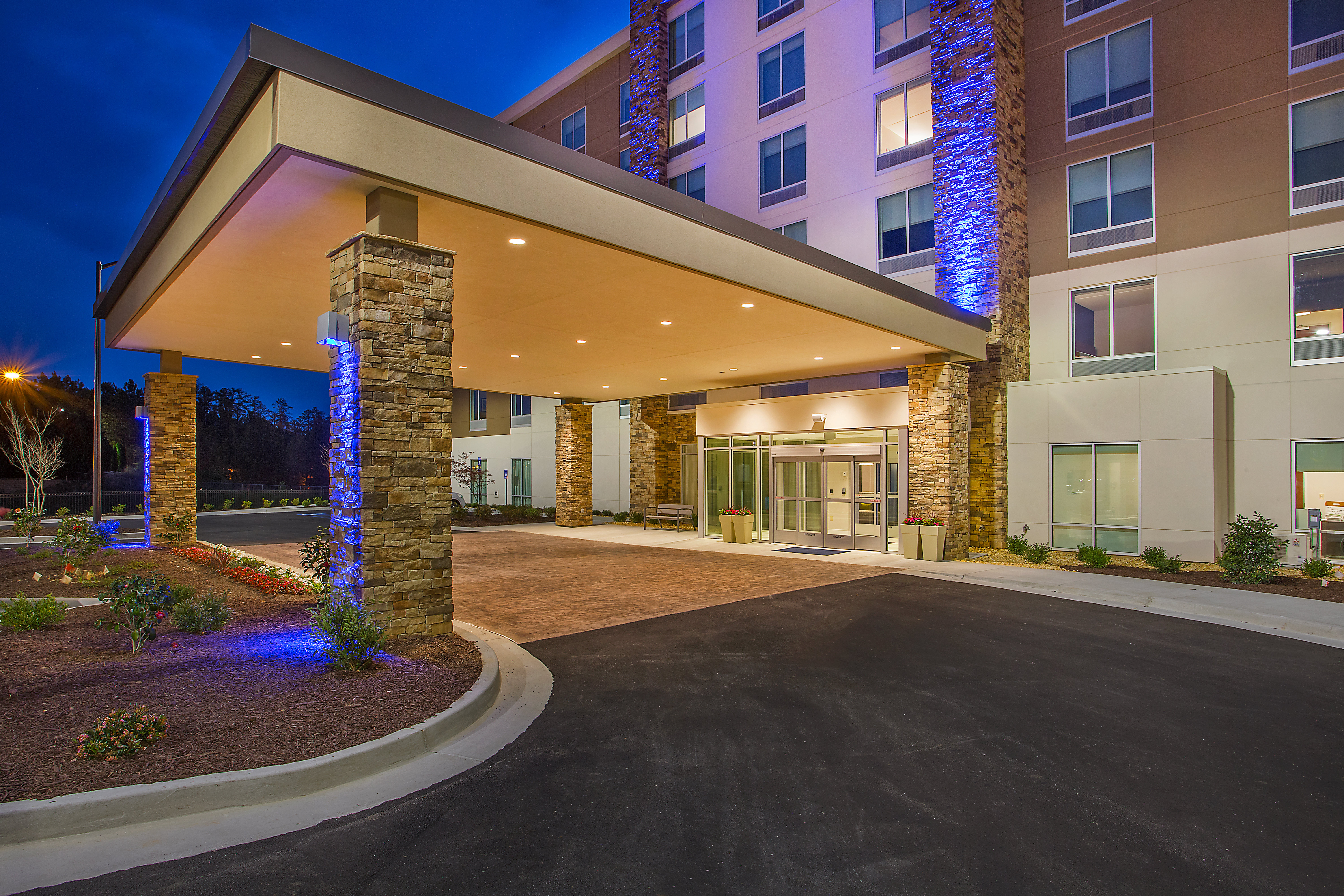 holiday inn express and suites covington by ihg