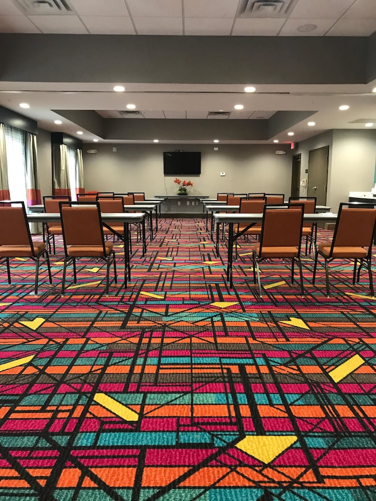 hampton inn and suites moore