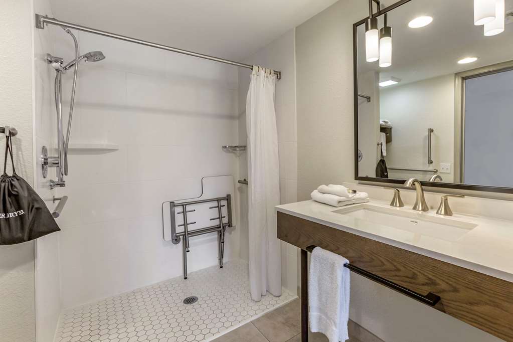 windmill suites surprise phoenix ascend hotel collection