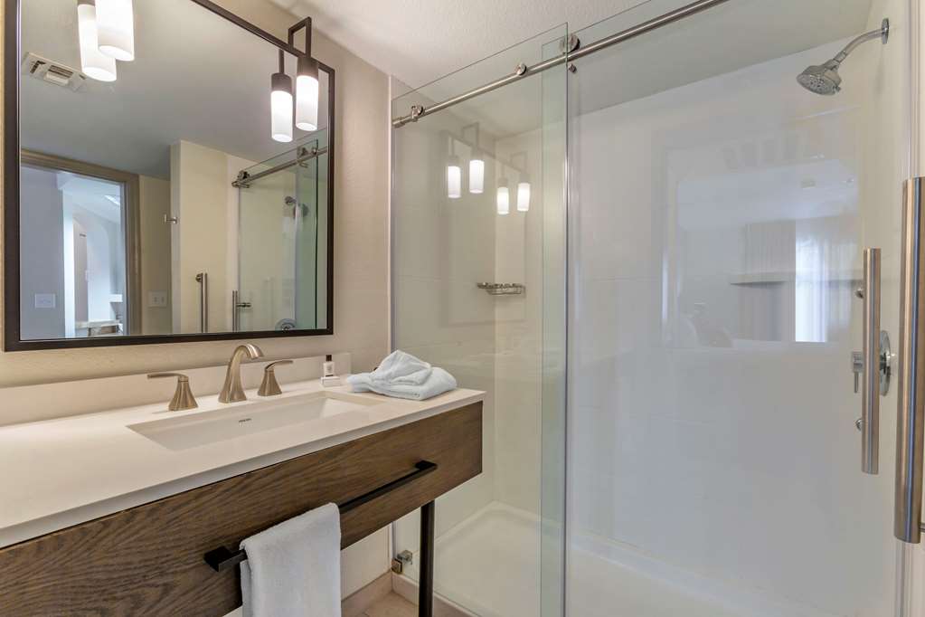 windmill suites surprise phoenix ascend hotel collection