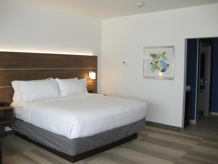 holiday inn express and suites houston nw cypressg