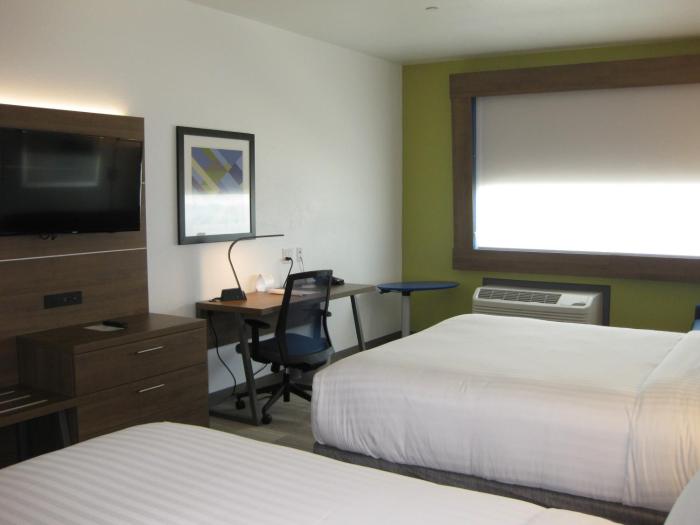 holiday inn express and suites houston nw cypressg