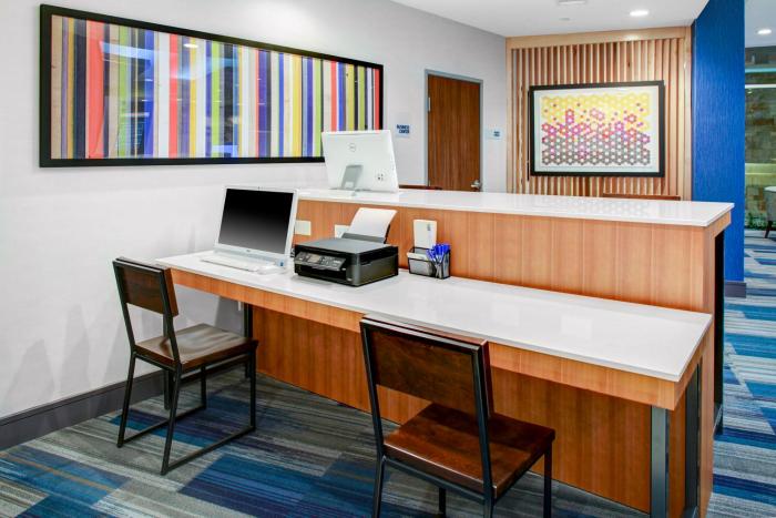 holiday inn express and suites houston nw cypressg
