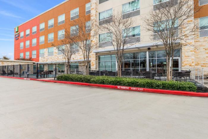holiday inn express and suites houston nw cypressg