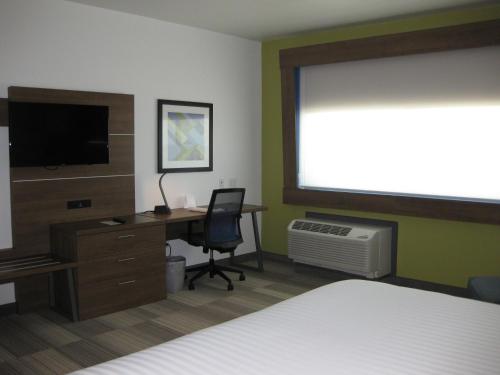 holiday inn express and suites houston nw cypressg