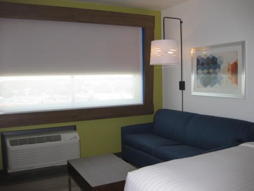 holiday inn express and suites houston nw cypressg