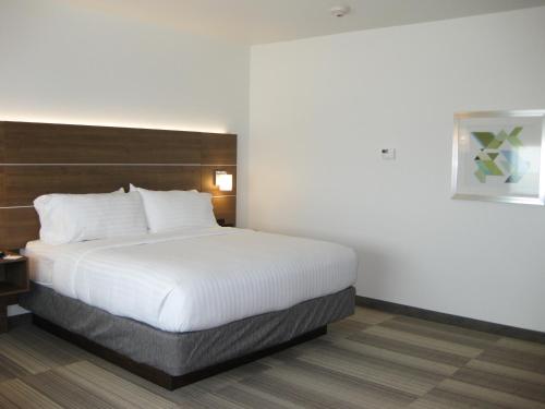 holiday inn express and suites houston nw cypressg