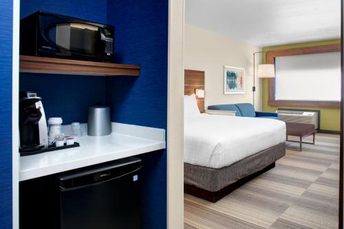 holiday inn express and suites houston nw cypressg