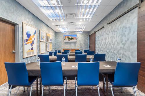 holiday inn express and suites houston nw cypressg