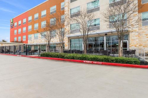 holiday inn express and suites houston nw cypressg