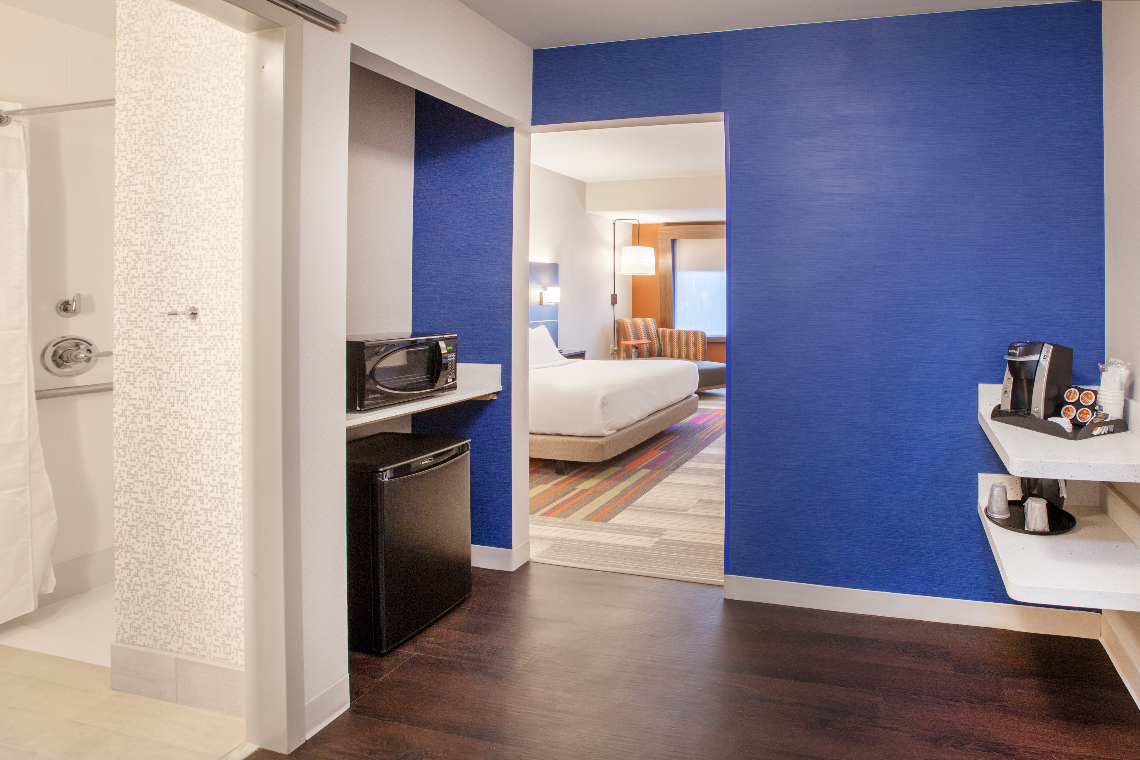 holiday inn express suites indianapolis ne noblesv