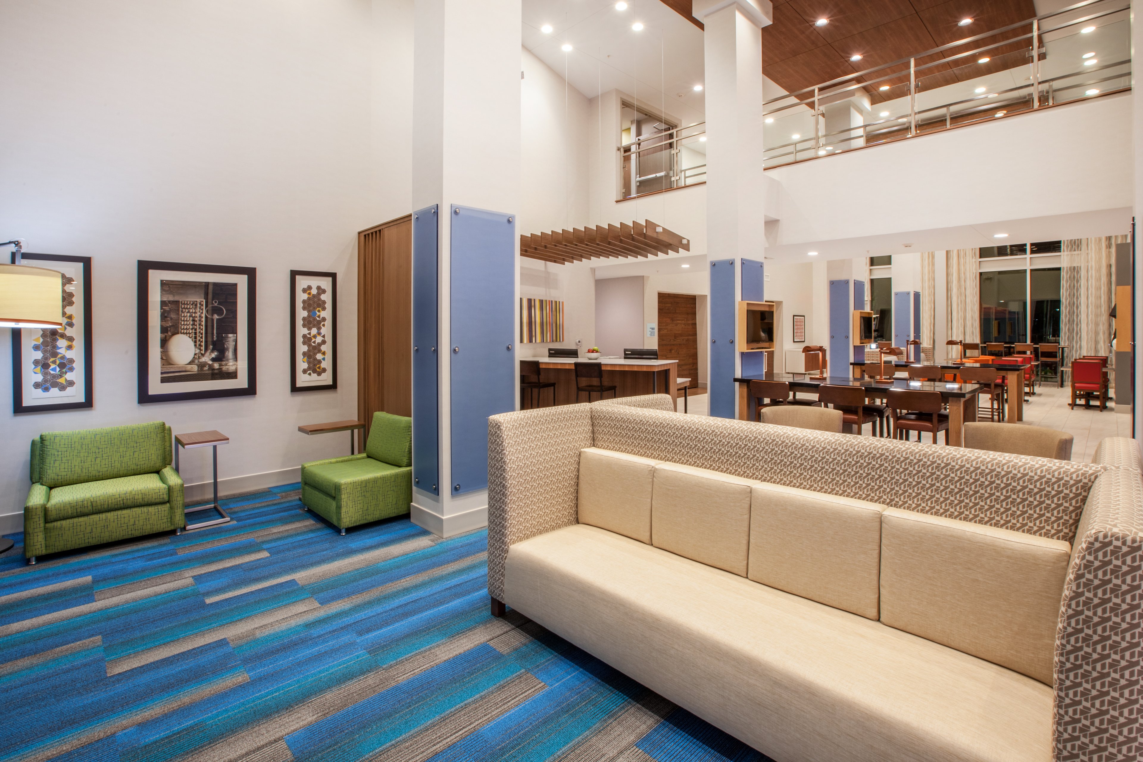 holiday inn express suites indianapolis ne noblesv