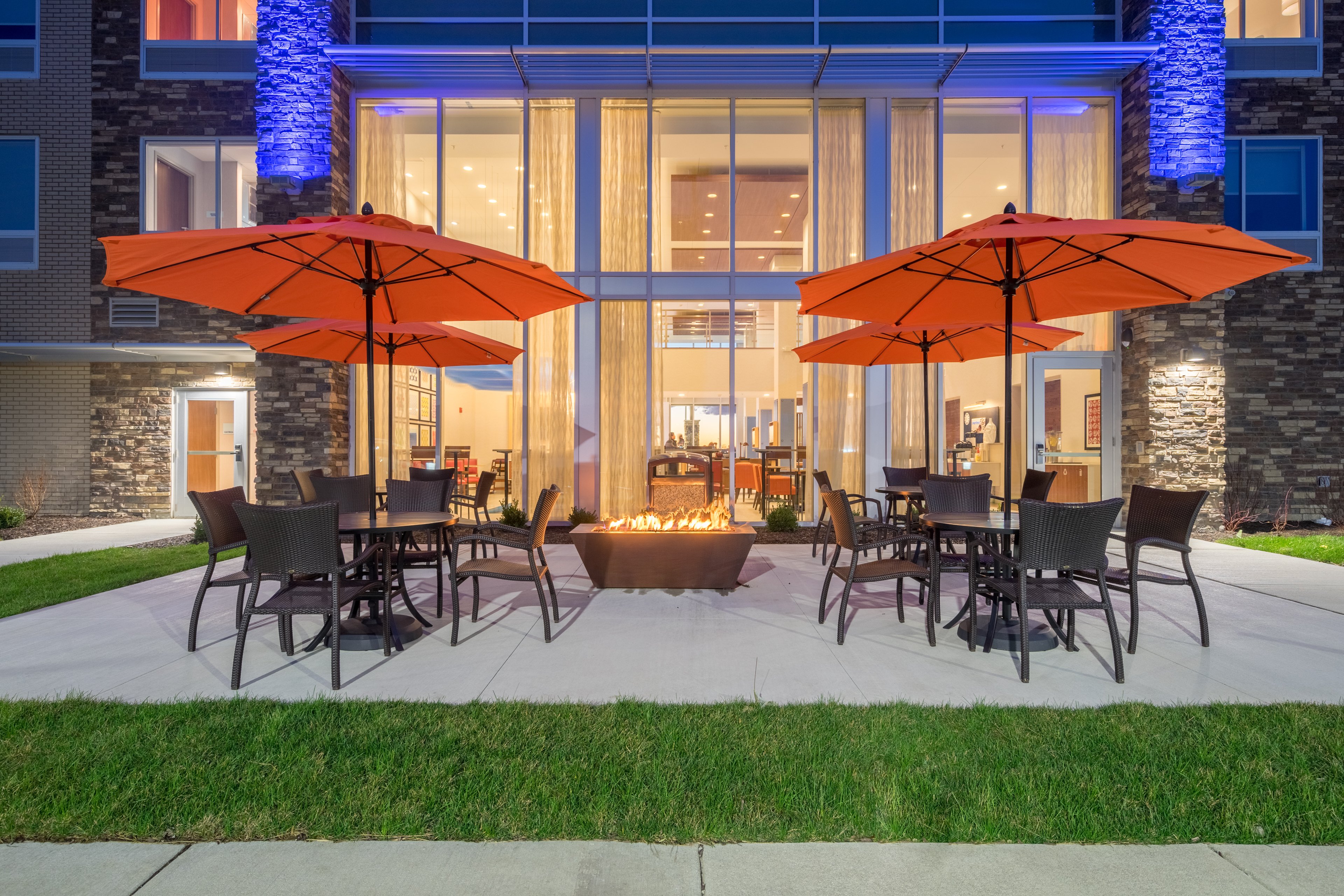 holiday inn express suites indianapolis ne noblesv
