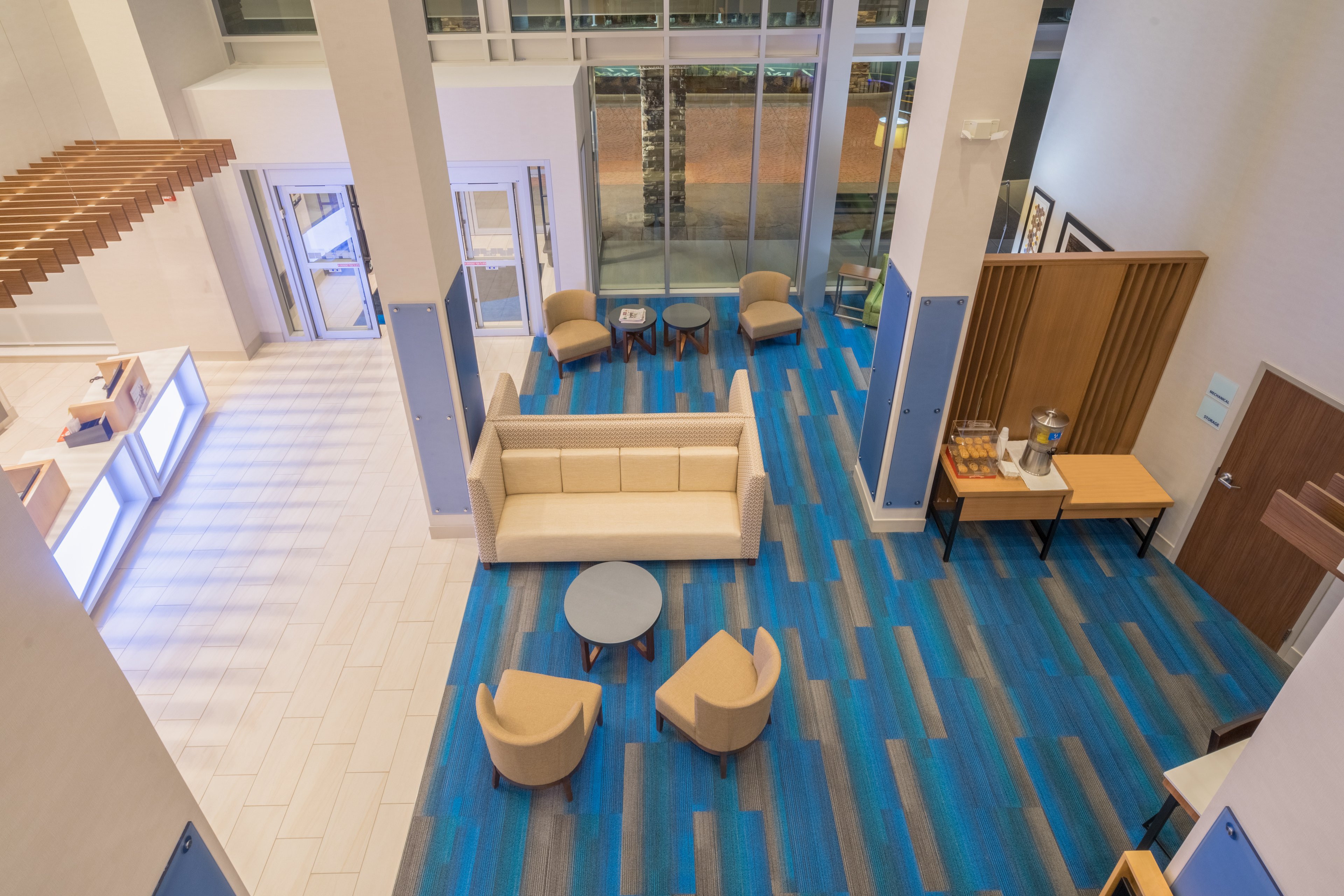 holiday inn express suites indianapolis ne noblesv