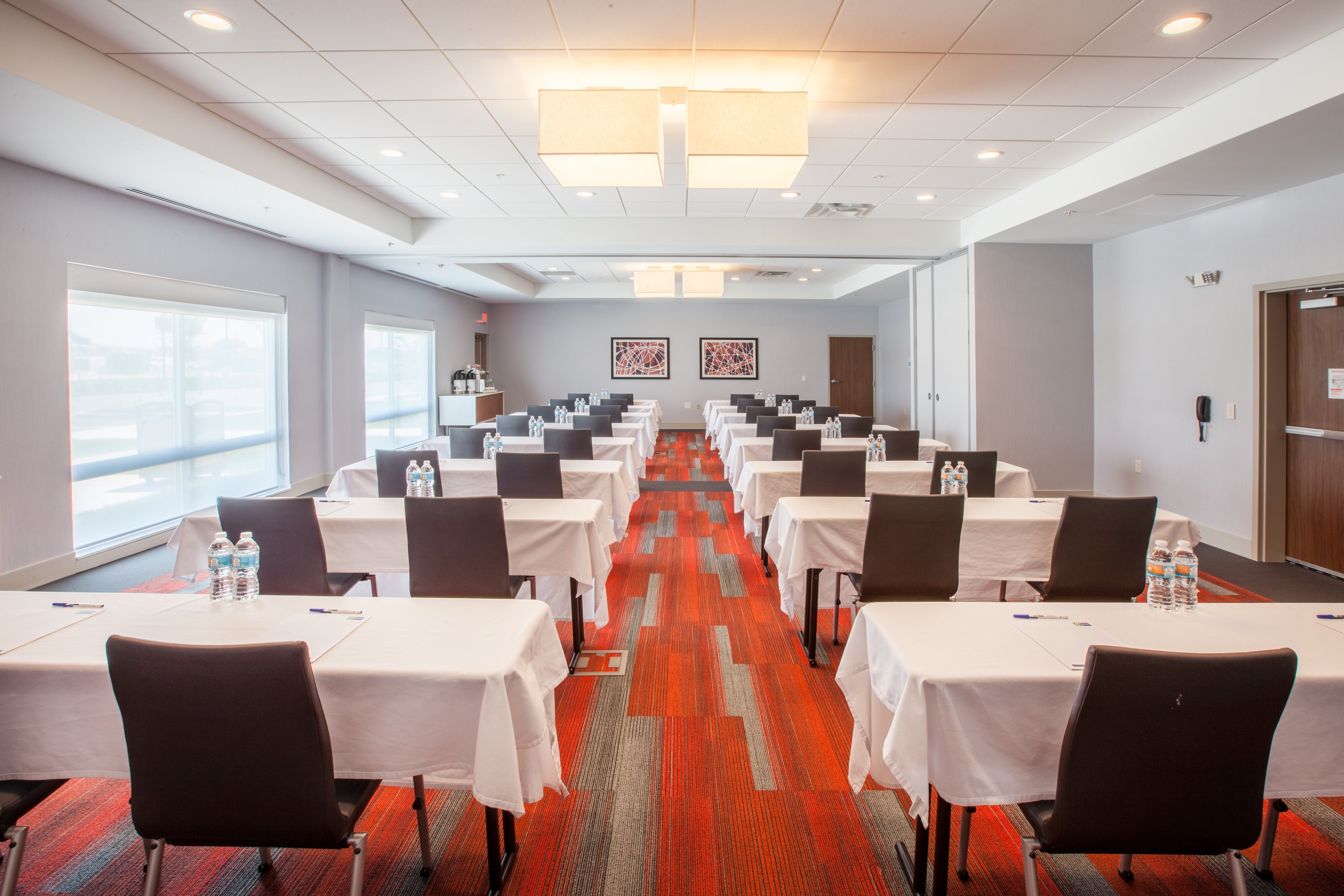 holiday inn express suites indianapolis ne noblesv