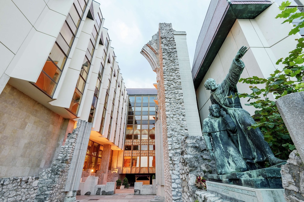 hilton budapest