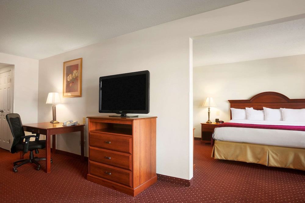 wingate by wyndham vienna parkersburg marietta