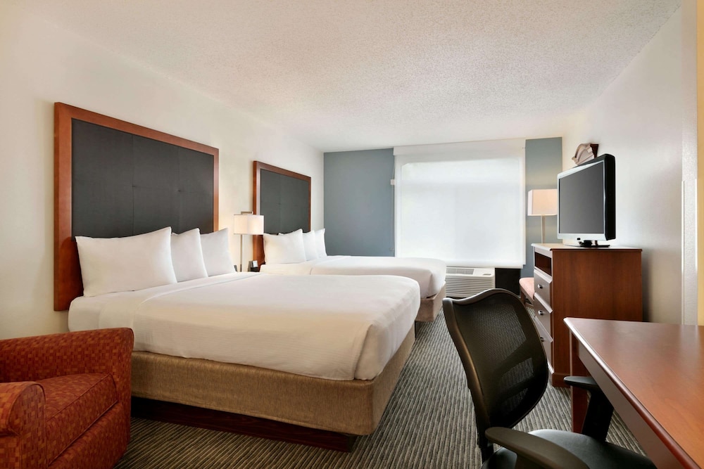 wingate by wyndham vienna parkersburg marietta