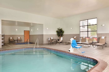 wingate by wyndham vienna parkersburg marietta