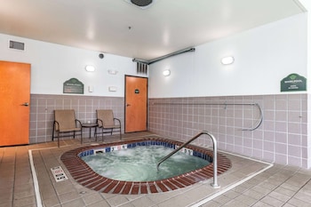 wingate by wyndham vienna parkersburg marietta