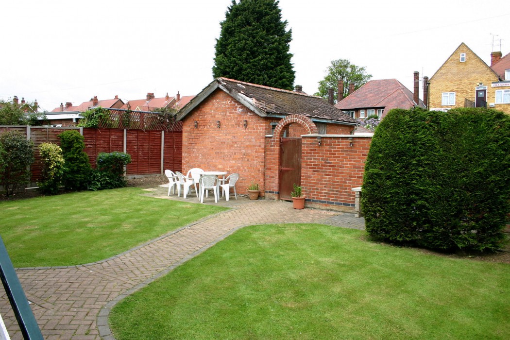 lyndene holiday apartments
