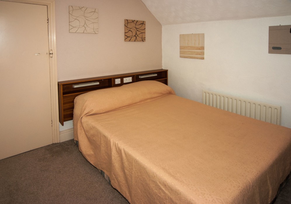 lyndene holiday apartments