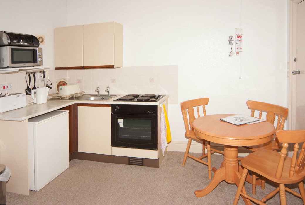 lyndene holiday apartments