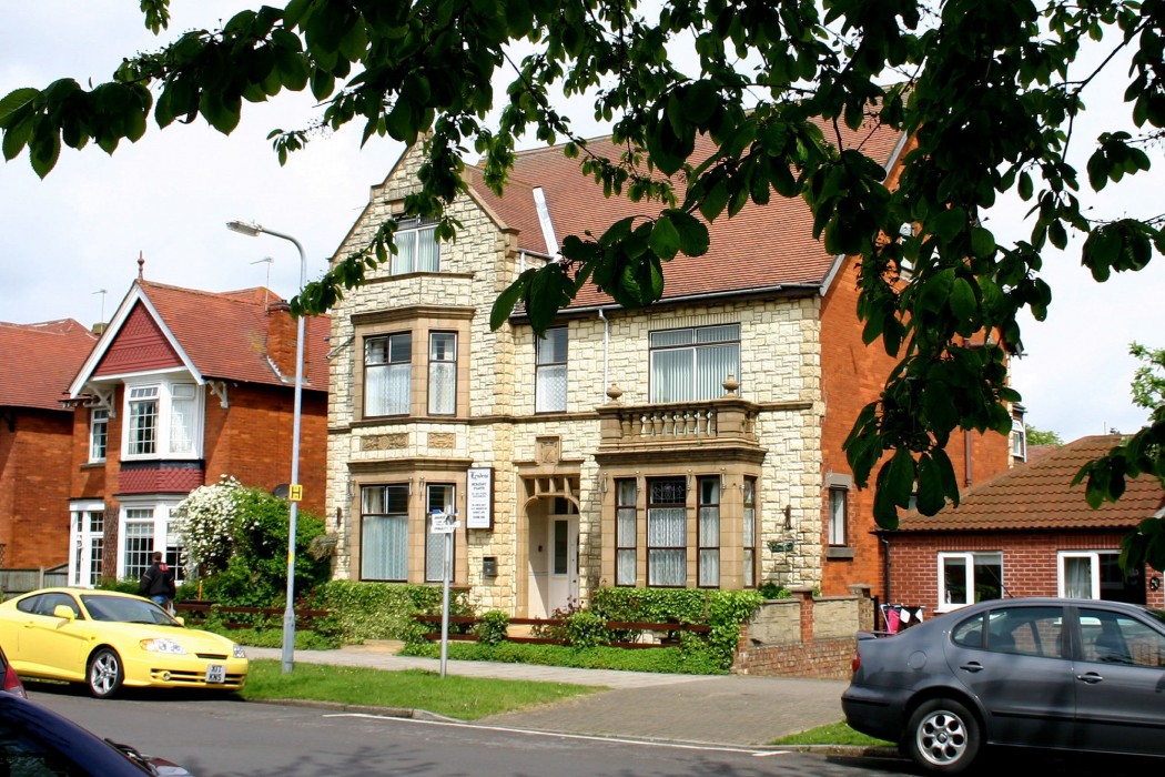 lyndene holiday apartments