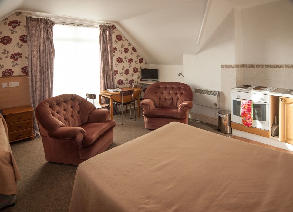 lyndene holiday apartments