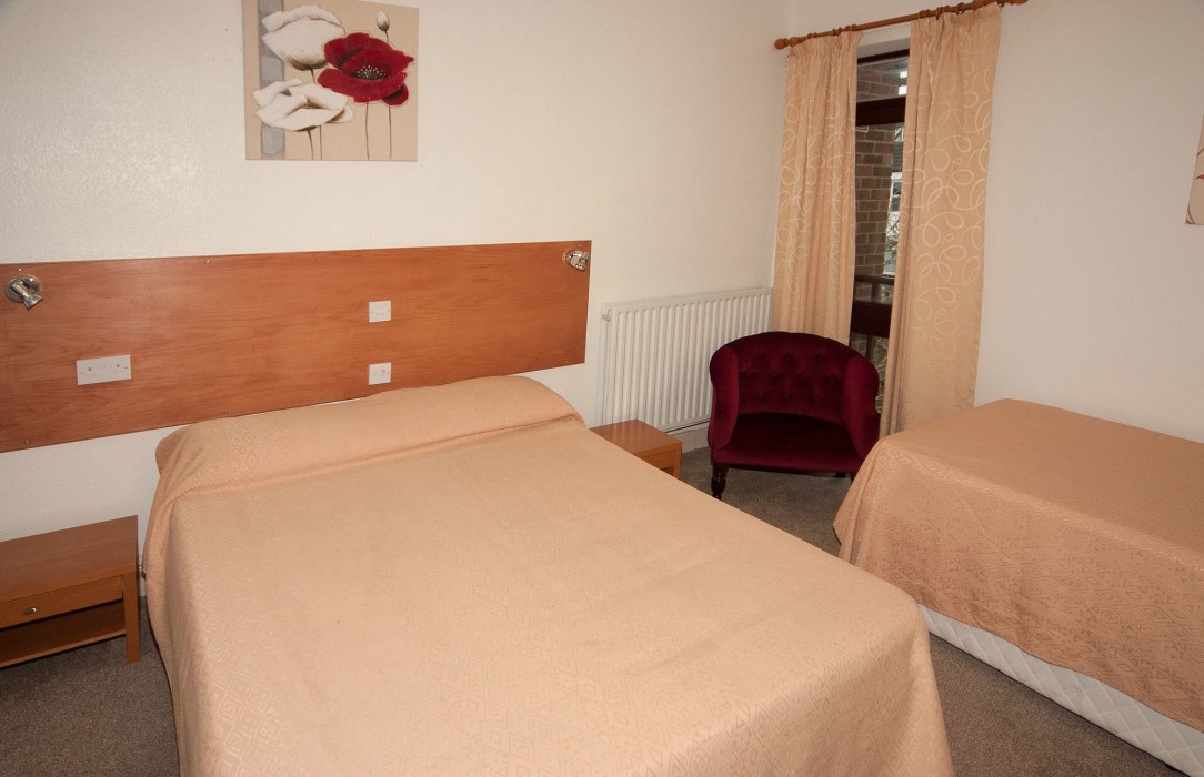 lyndene holiday apartments