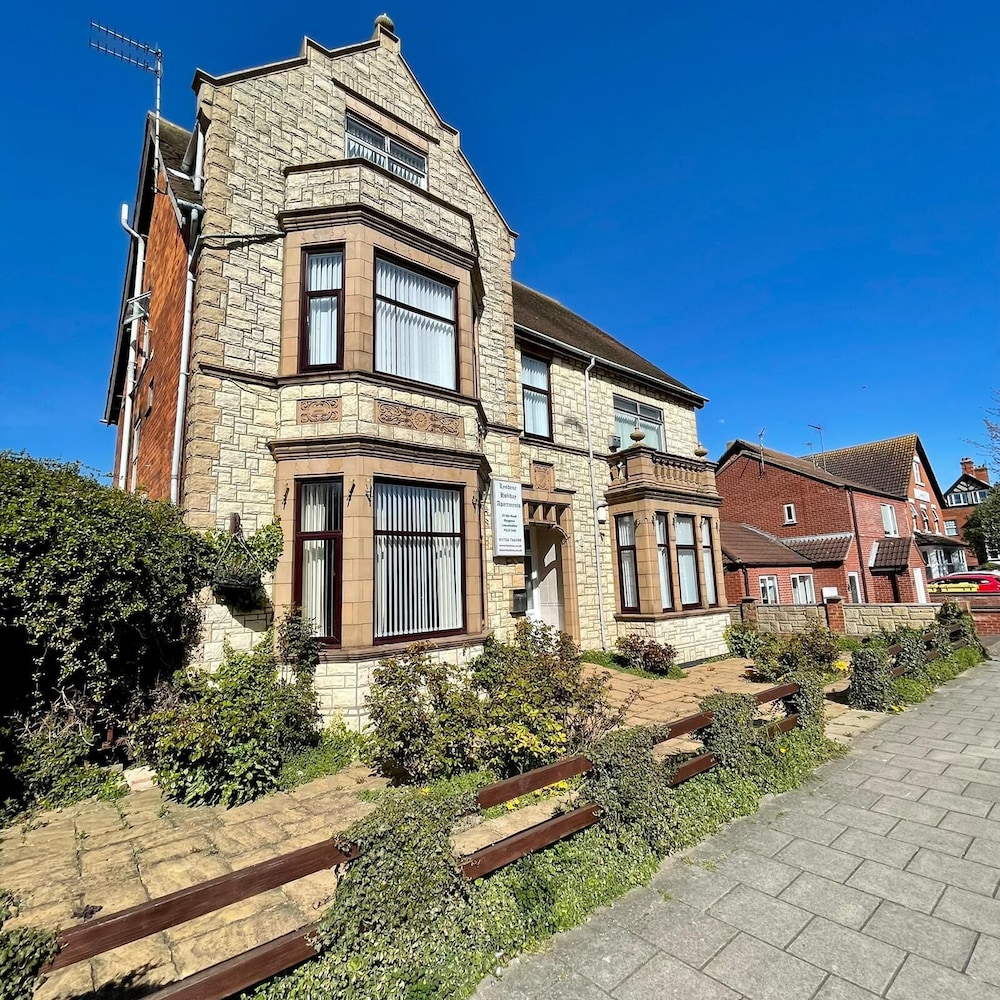 lyndene holiday apartments