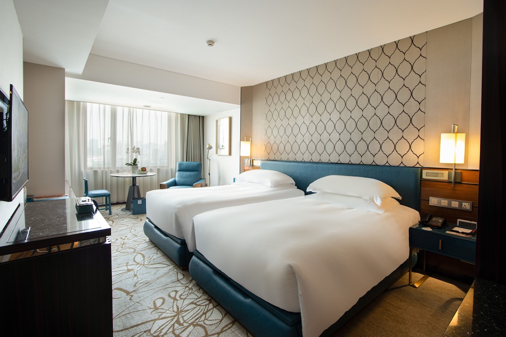 lakeside hotel xiamen airline