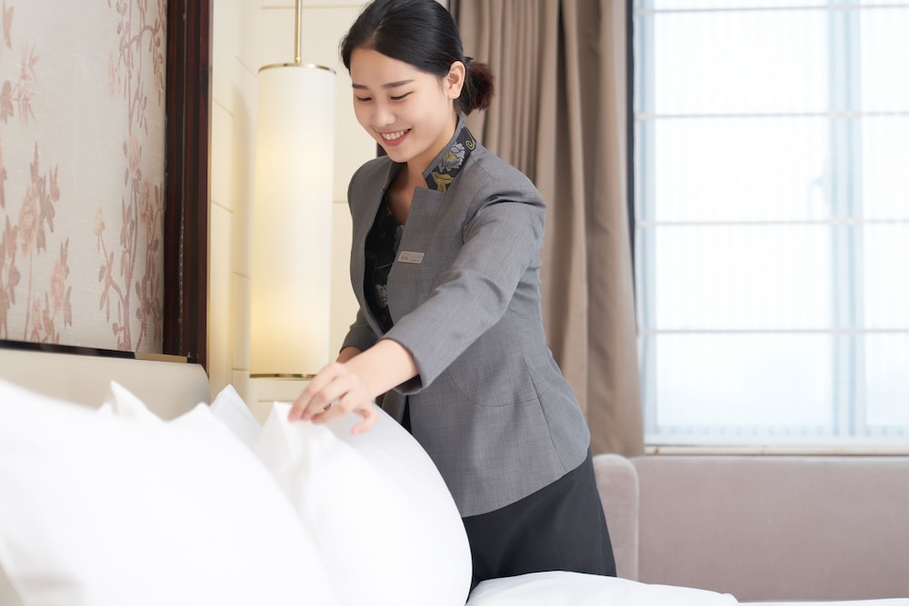 lakeside hotel xiamen airline