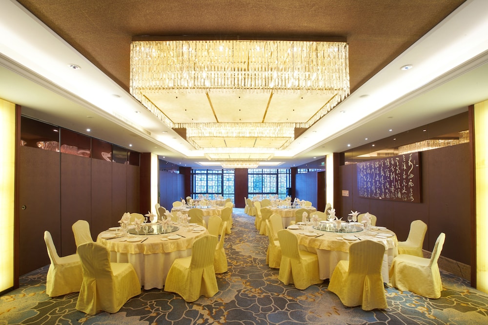 lakeside hotel xiamen airline