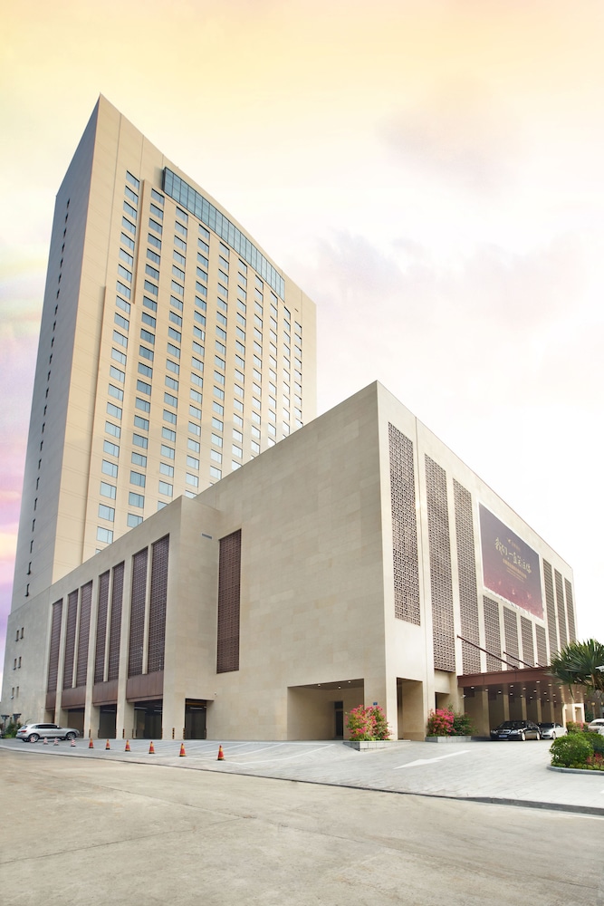 lakeside hotel xiamen airline