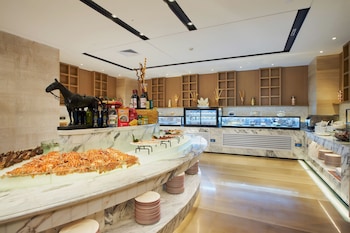 lakeside hotel xiamen airline