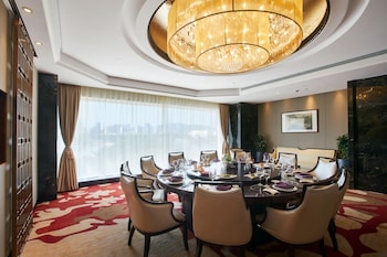 lakeside hotel xiamen airline