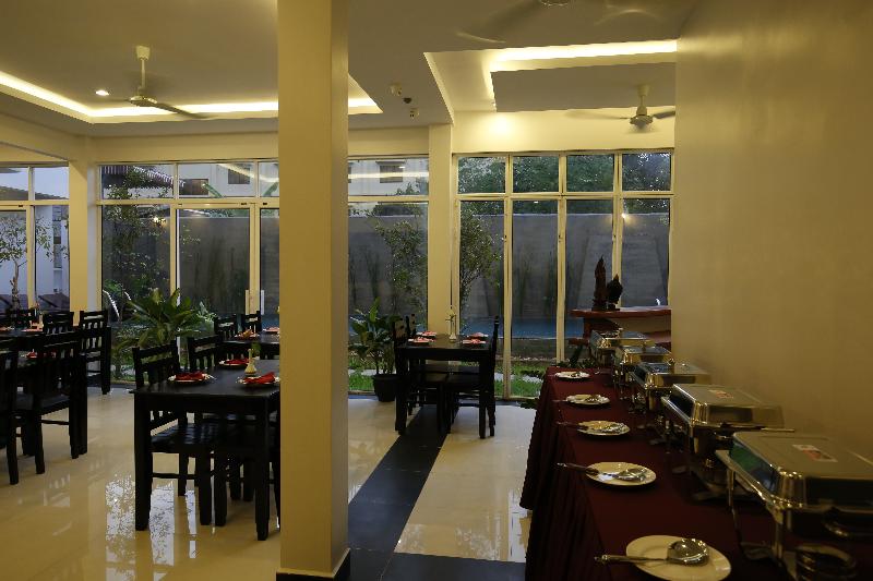 Holy Angkor Hotel,Angkor National Museum>>Siem Reap,4 star