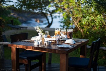 manafiafy beach and rainforest lodge