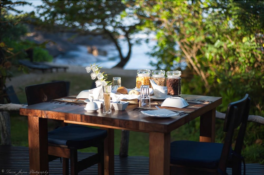 manafiafy beach and rainforest lodge