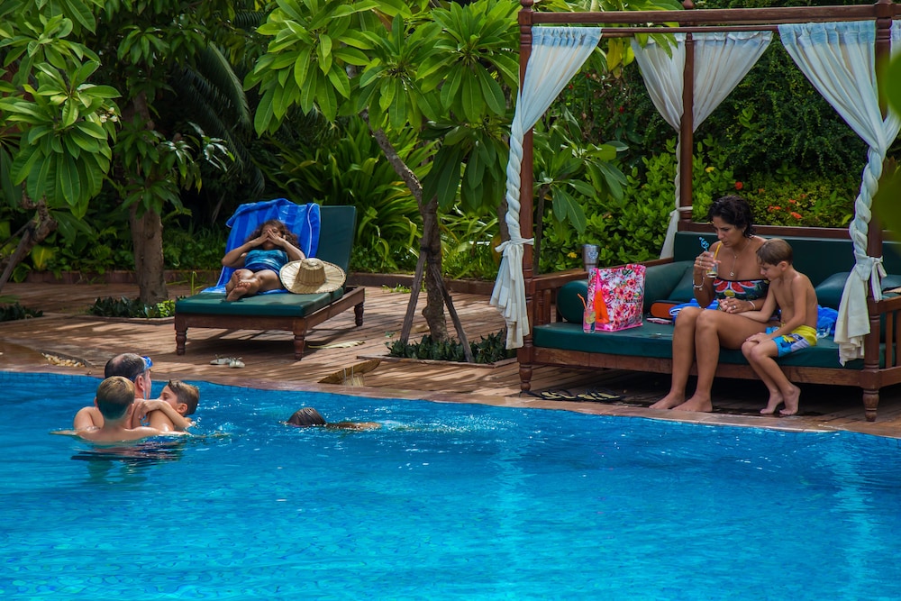 model residence and spa