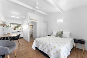 Kinka Palms Motel,Kinka Beach>>Great Keppel Island,2 star