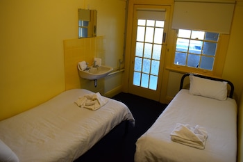 Grafton Hotel,,3 star