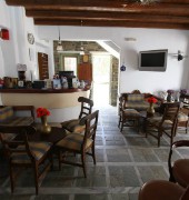 zefi hotel and suites
