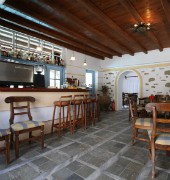 zefi hotel and suites