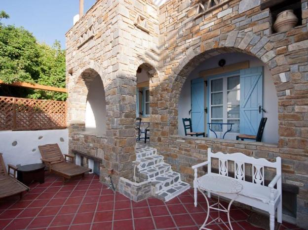 zefi hotel and suites
