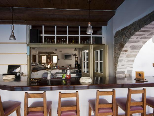 zefi hotel and suites