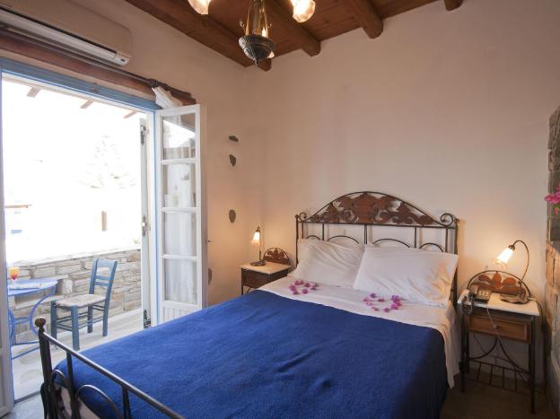 zefi hotel and suites