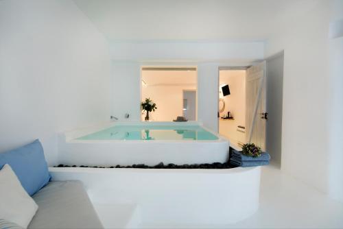 zefi hotel and suites