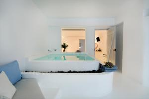 zefi hotel and suites